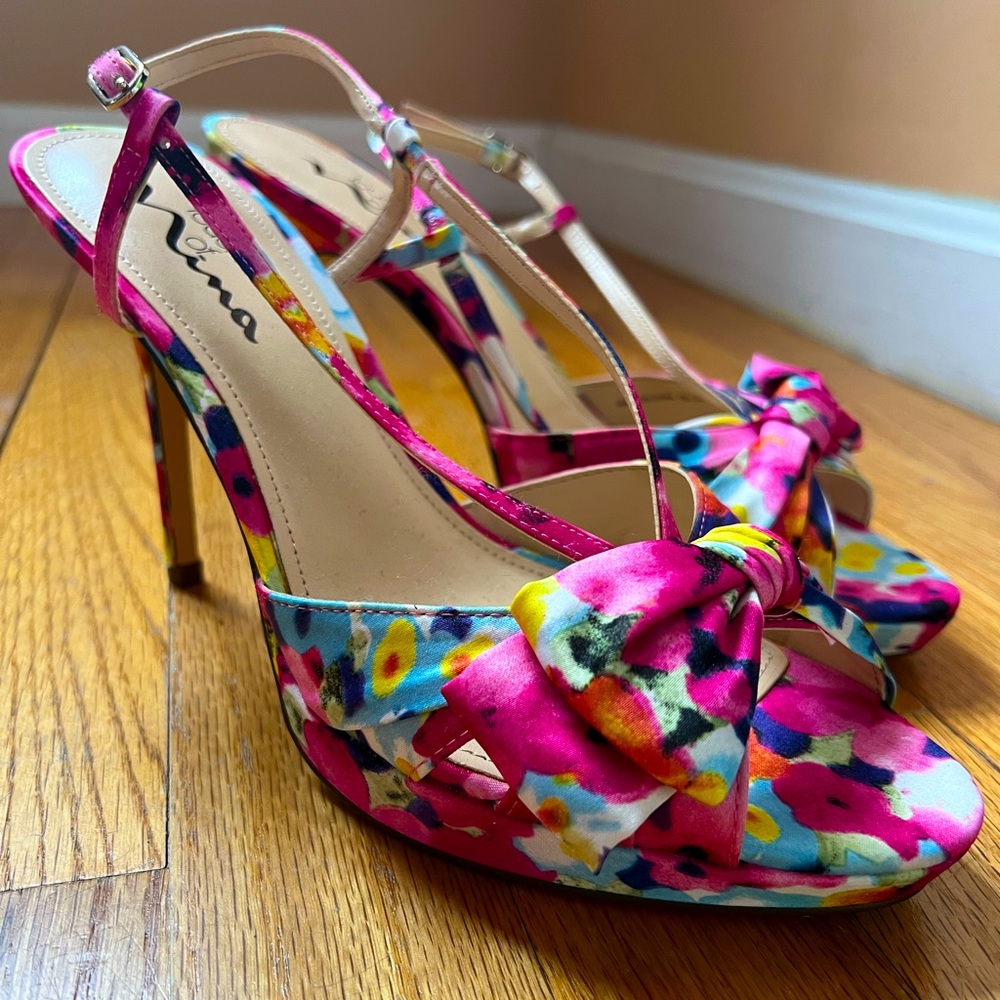 Barbie-like Touch of Nina shoes NWOT